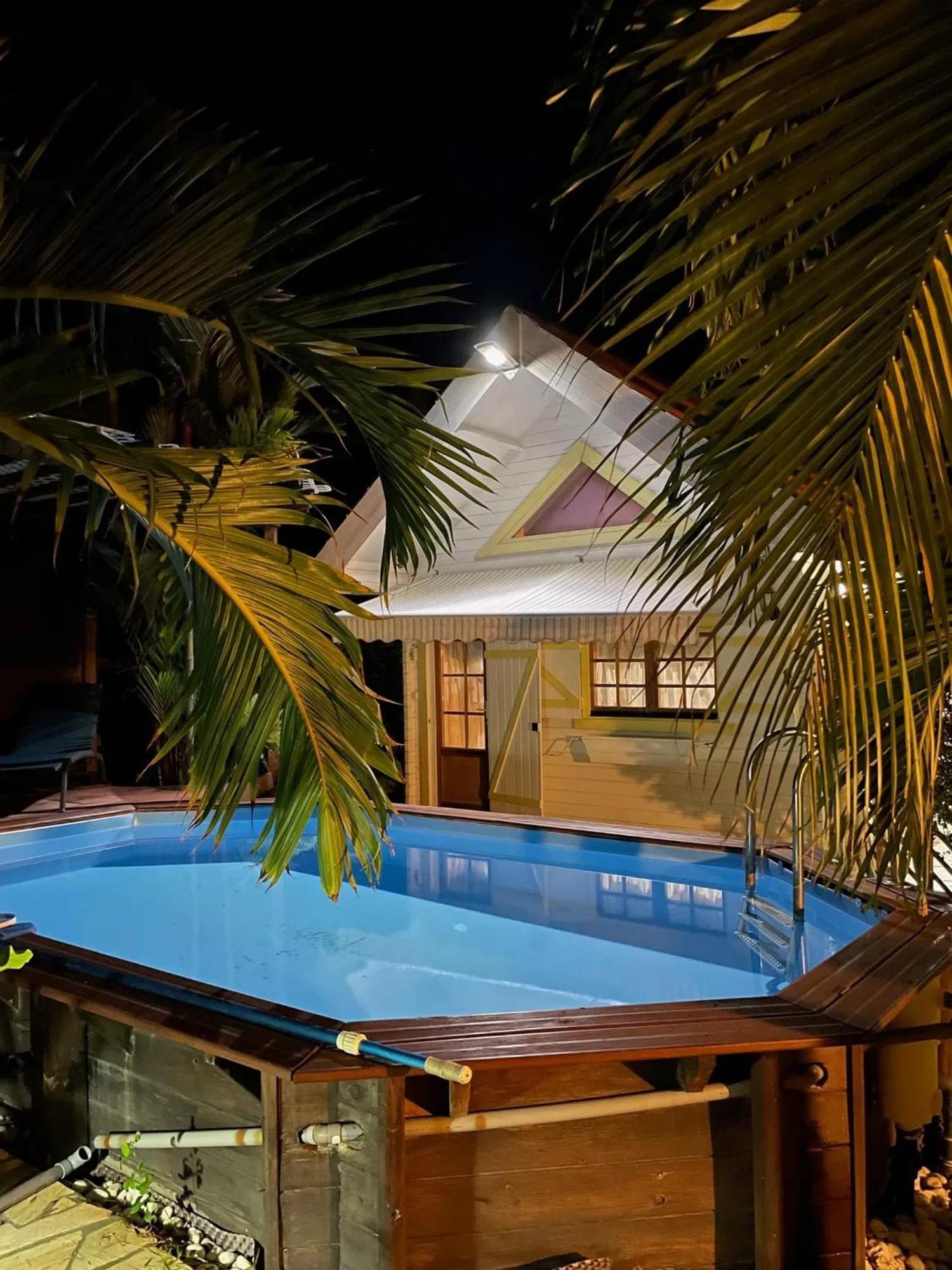 Chalet Confortable Au Vauclin Avec Piscine Privee 勒沃克兰 外观 照片